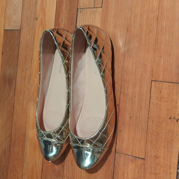 Used Forever Gold Quilted Flats Upgrade-14, size 8 (no box) - Picture 11 of 12